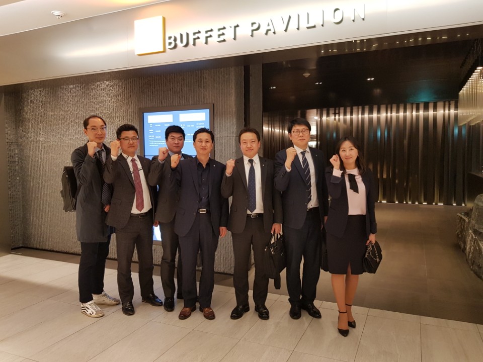 선임 승진자 단체사진